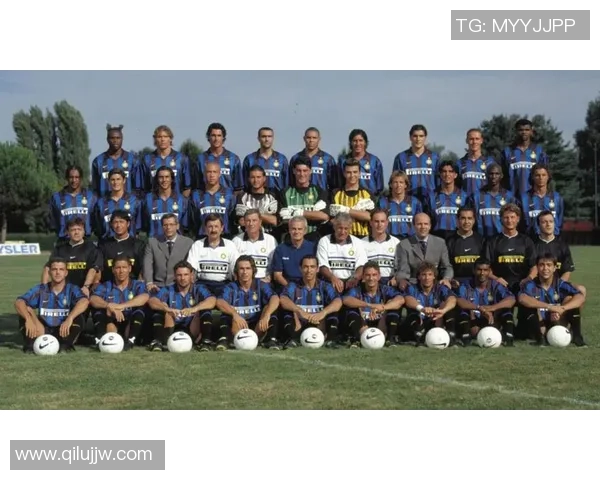 足球228号球星引领球队奋勇拼搏展现非凡实力点燃赛场激情