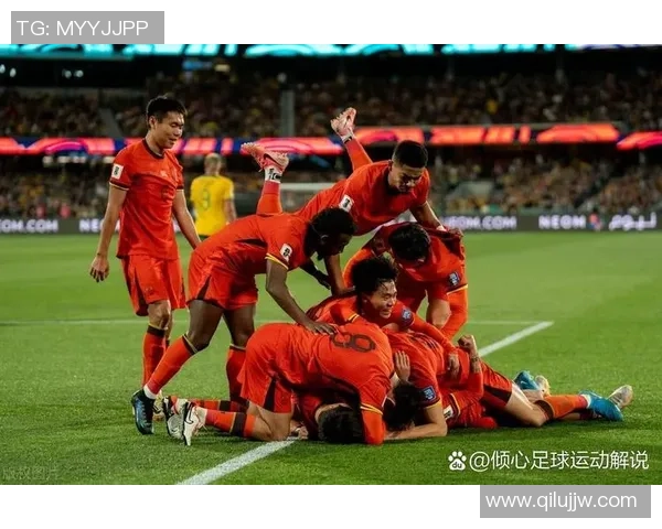 群星闪耀绿茵场盛大合影见证足球激情时刻